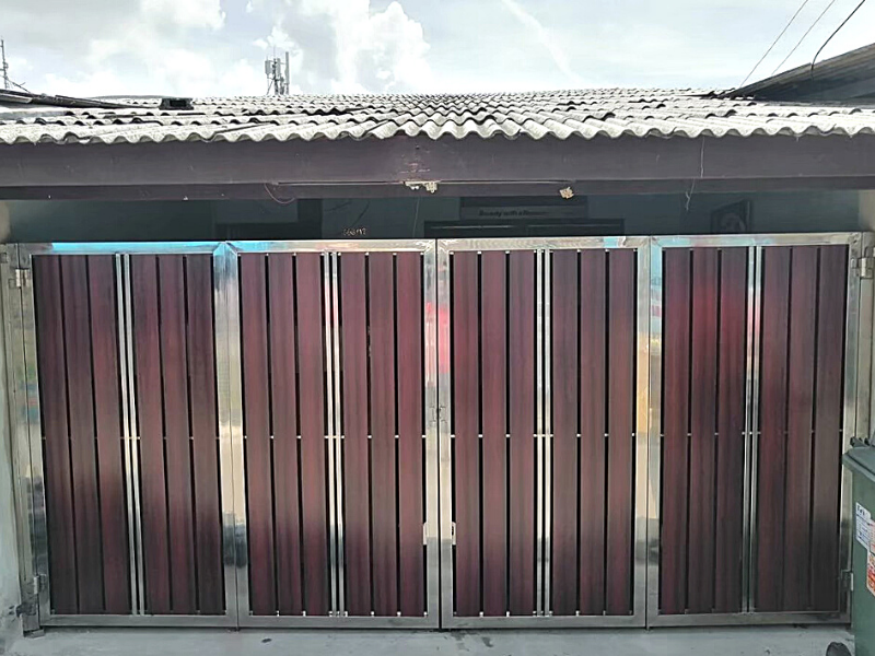 ประตูรั้วอลูมิเนียมสีไม้โอ๊คราคาถูก ประตูรั้วอลูมิเนียมราคาถูก